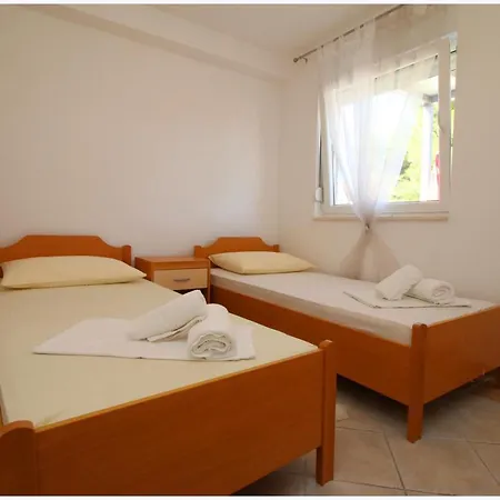 Leo Rogoznica (Sibenik-Knin)